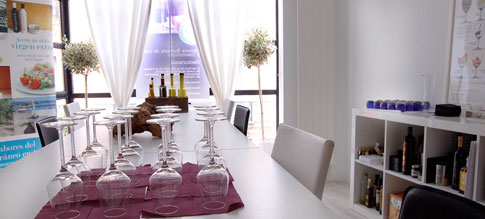 Sala de cursos de cata de aceite de oliva y vino