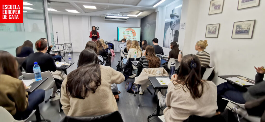 Evento-estudiantes-EEUU_ESCUELAEUROPEADECATA_3